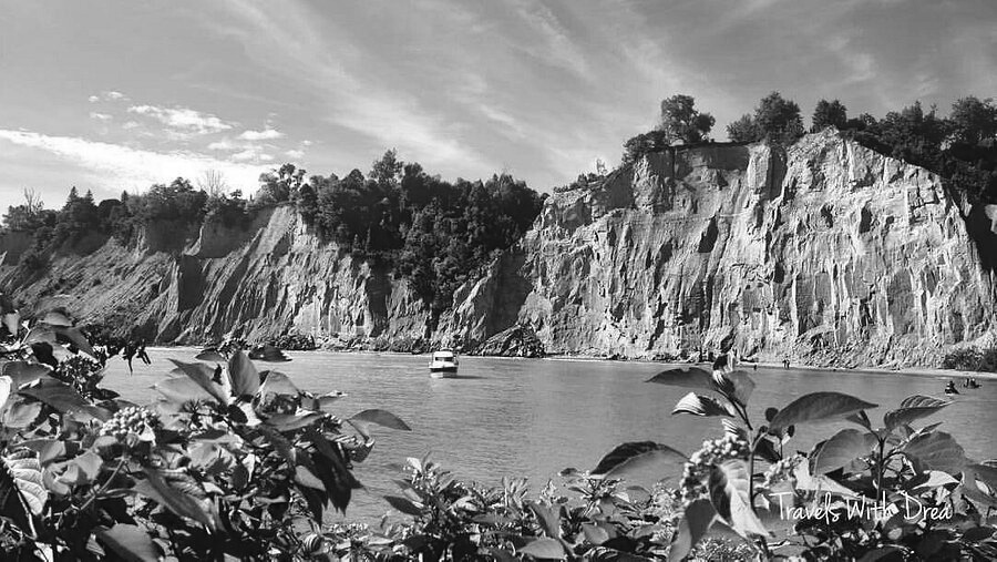 Image of the Scarborough Bluffs, nearby where ScarboroughMDs has helped people find a family doctor in Scarborough, ON